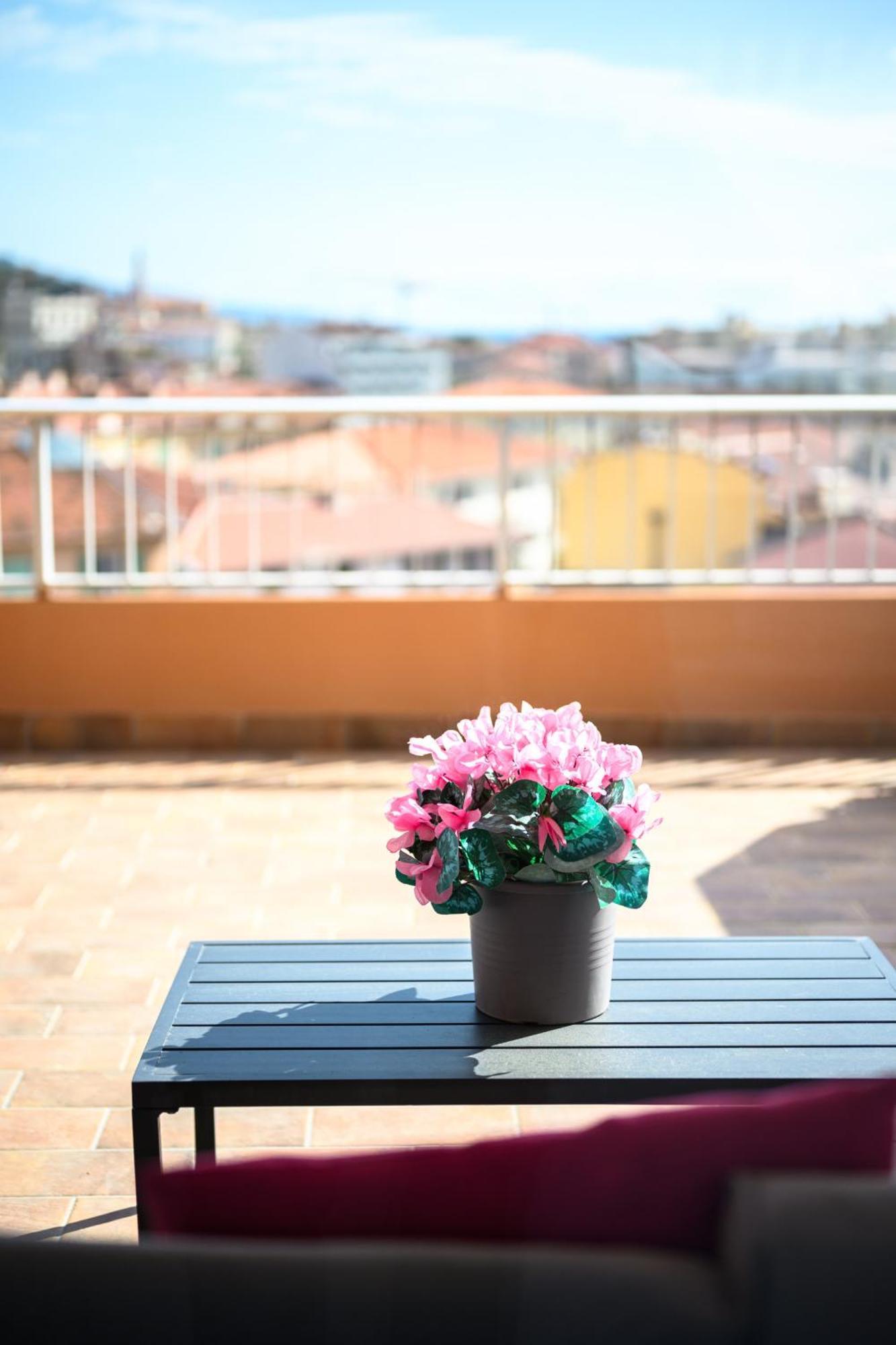 'L'Alicante Proche' Gare, Terrasse, Vue Mer Menton Exterior photo